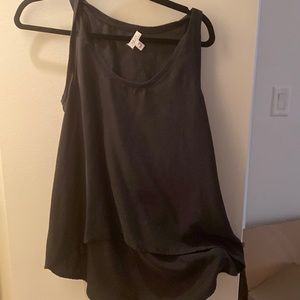 Soft joie black silk tank back longer than front